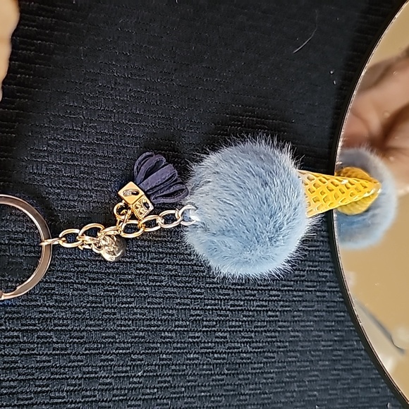 Non brand Ice cream cone bag charm NWOT - Picture 2 of 5